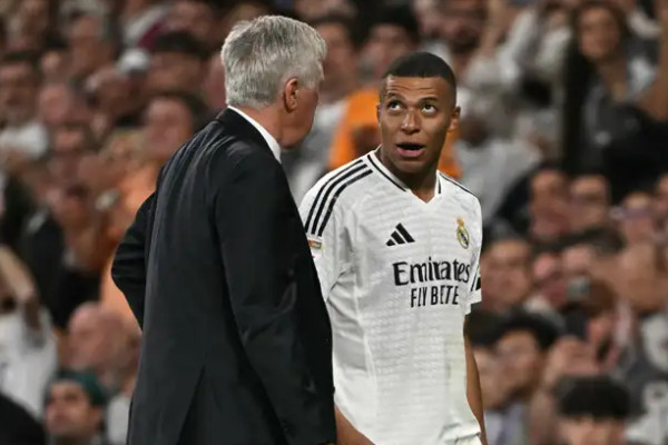 姆巴佩离开巴黎圣日耳曼转投皇马后,在法国的人气一落千丈