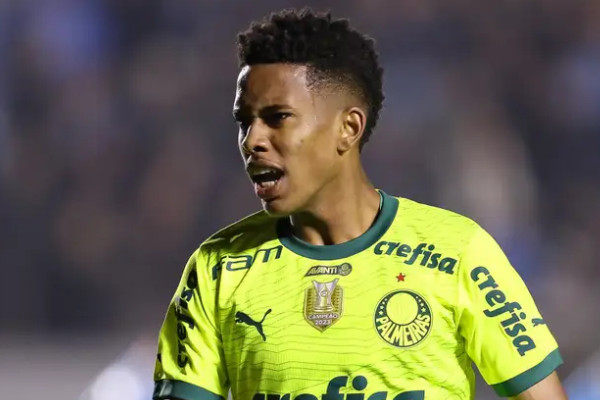 内马尔打破纪录后鼓励埃斯特沃“大放异彩”